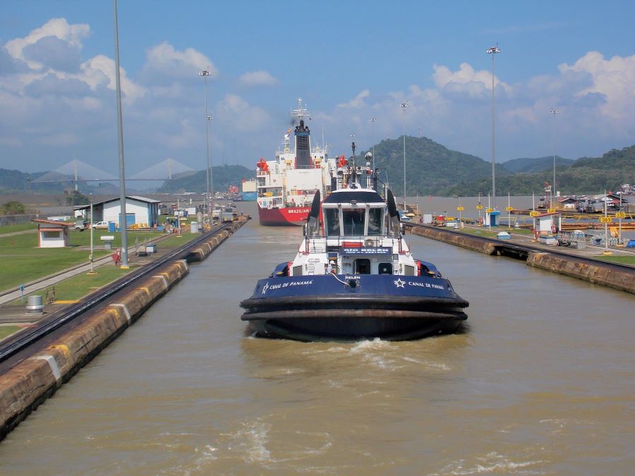 Panama Canal transit tour
